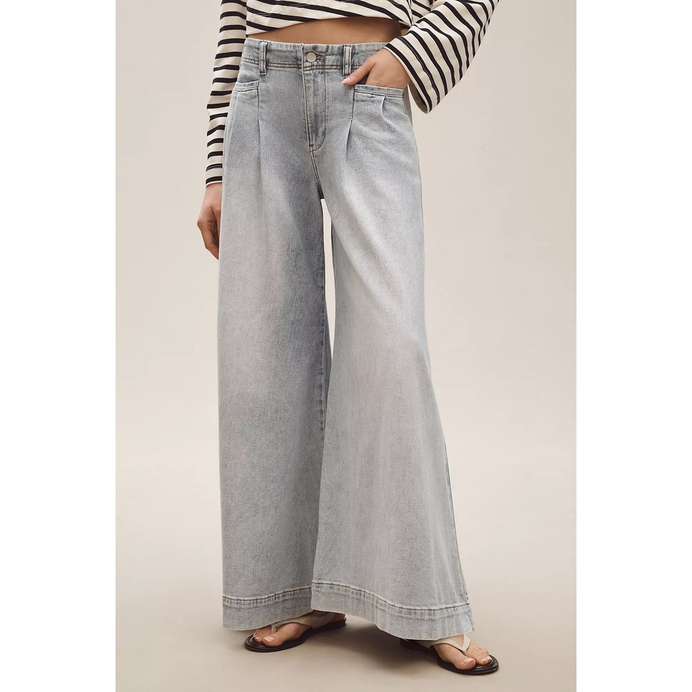 Anthropologie Pilcro Pleated Palazzo Mid Rise Super Wide Leg Light Wash Jeans 29
